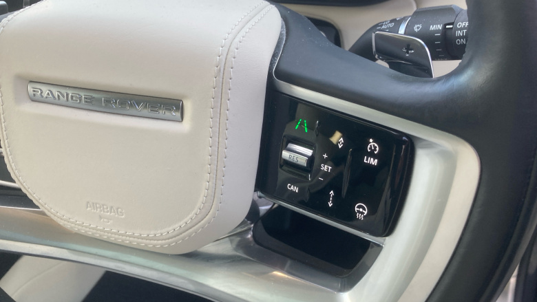 Land Rover Range Rover 3.0 D300 SE 4dr Auto Diesel Estate